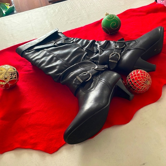 Beautiful Black, slouch dress boots. Size 8B - Picture 1 of 7